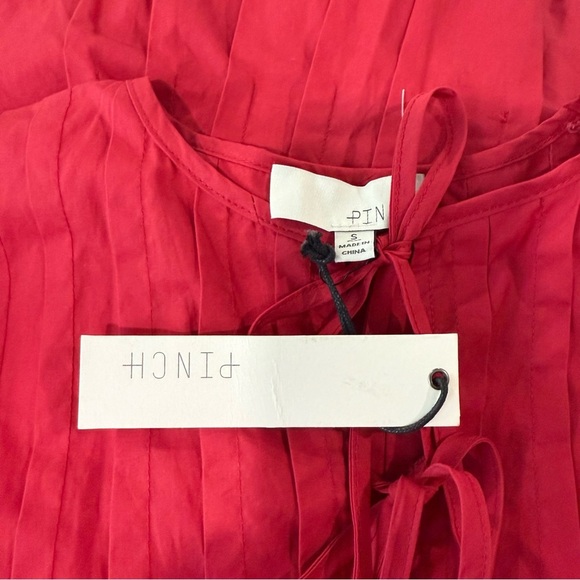 Pinch Miley Top Size Small NWT Puffed Sleeve in Deep Red - Picture 6 of 7